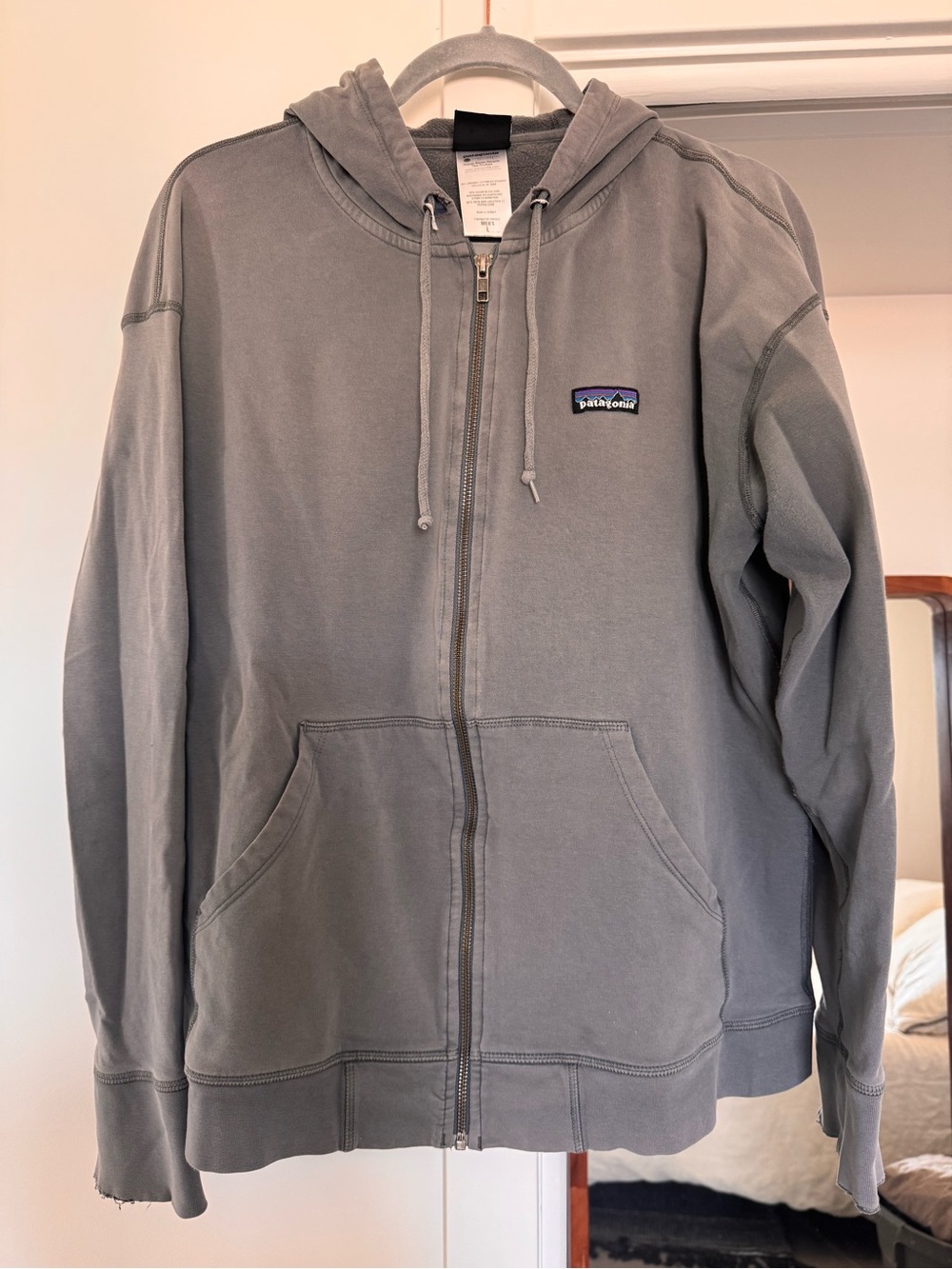 PATAGONIA Gray Zip-Up Hoodie Men’s L